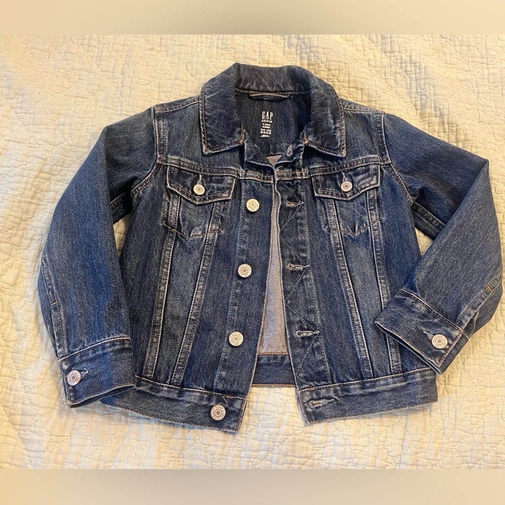 GAP KIDS DENIM JACKET- toddler size 5- like new